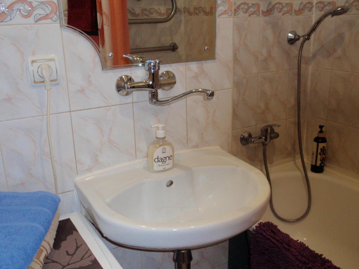 Central Cietoksna Street Apartment Νταουγκαβπίλς Εξωτερικό φωτογραφία