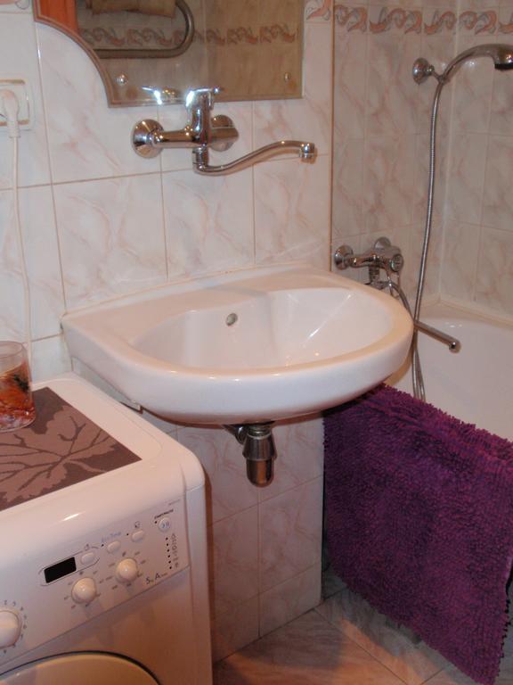 Central Cietoksna Street Apartment Νταουγκαβπίλς Δωμάτιο φωτογραφία